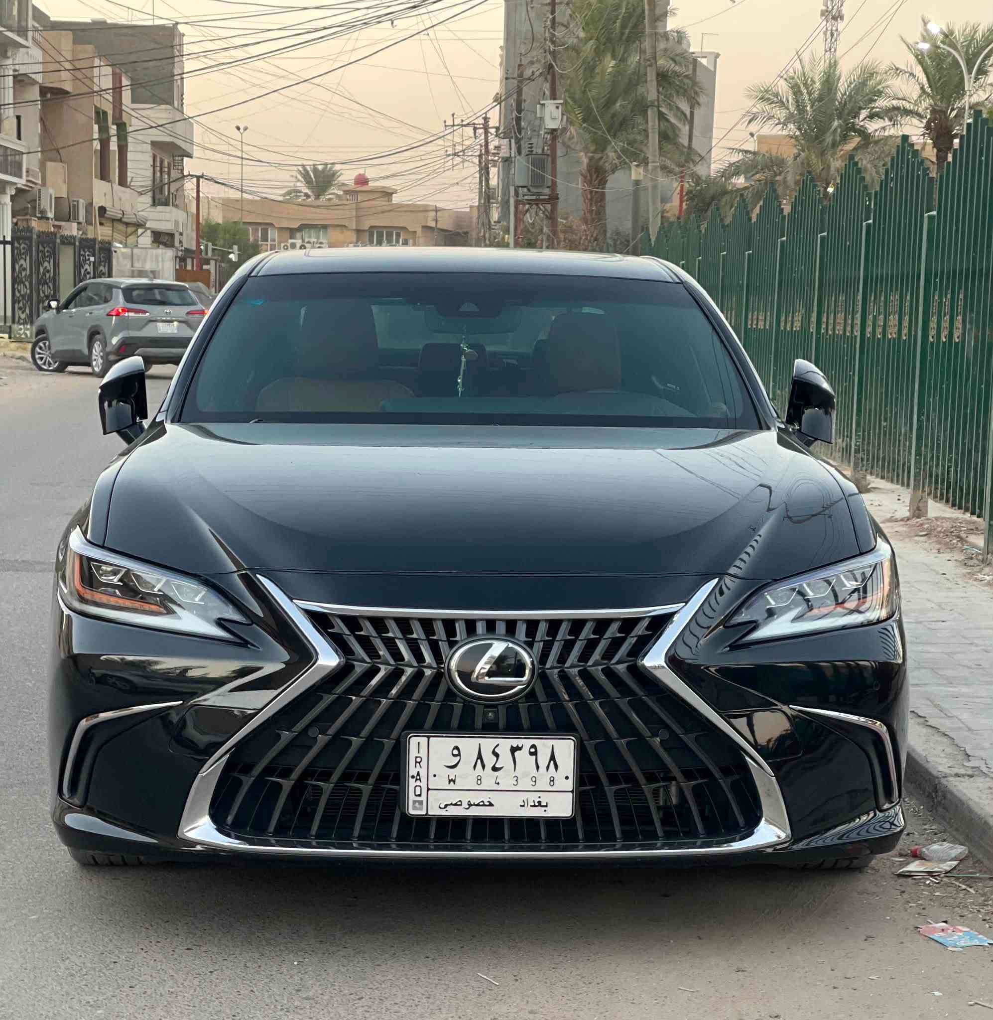 السلام عليكم
لكزس es300h هايبرد لون اسود 2021 
المواصفات برده خلفيه كهرباء + بردات جوانب مع المثلثات + رادار خلفي + رادار جانبي لليمين و اليسار + رادار امامي + مري شفط + تدفه و تبريد مقاعد اماميه + قطعتين تبريد + لون داخل قرميدي جلد + دشبول صاج + دركة ستيرن صاج + اضائه داخليه ليليه + هاند بريك بصمه + اوتو هولد + داتا شو + مثبت سرعه + تحديد مسار + قياده ذاتيه + تدفئه ستيرن + لد ترحيب اربع ابواب عند الاقتراب من السياره + جنطه كهرباء و تفتح على القدم ايضاً + بصمه و تشغيل عن بعد + فتحة سقف + وضع ايفي مود + درايف مود 3 وضعيات قياده ايكو و سبورت و نورمال + لد نهاري + تشغيل لد ليلي اوتماتيكي عندما يكون الشارع في حالة ظلام دامس + هيتر الجامه الاماميه و الخلفيه و المري + ستيرن كهرباء  + المقاعد الاماميه كهرباء + ثلاث وضعيات خرن ميموري لكرسي السائق + ثلاجه في الجكمجه + شحن واير ليس + ويل كب كلاسك + ثلاث عدسات زنون + بك لايت LED + اضائه شعار لكزس عند فتح جميع الابواب الاربعه + نظام سماعات رهيب + عزل جداً قوي فوق الخيال + حساسات امامي و خلفي + كامرات 360 درجه + نظام ABS توقف ذاتي + ماشيه 54 km
السياره هاي لكجري 
وارد امريكي حادثها بنيد و راجع وكاله السيارة مكفوله من كلشي 
للبيع السعر ( 300 )
العنوان بغداد الغزاليه 
***********
***********
