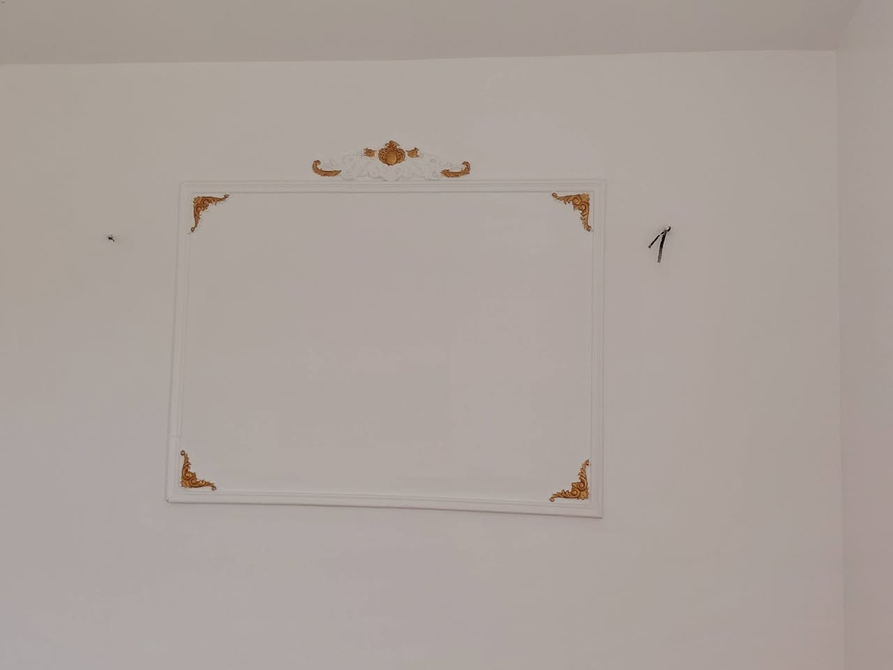 مرحبا حمودي الصباغ الكافه انواع الاصباغ وأنواع الديكورات رقم *********** بنسب الأسعار مستعد التجهيز الفنادق والبيوت كل ماعليك فقط الاتصال
