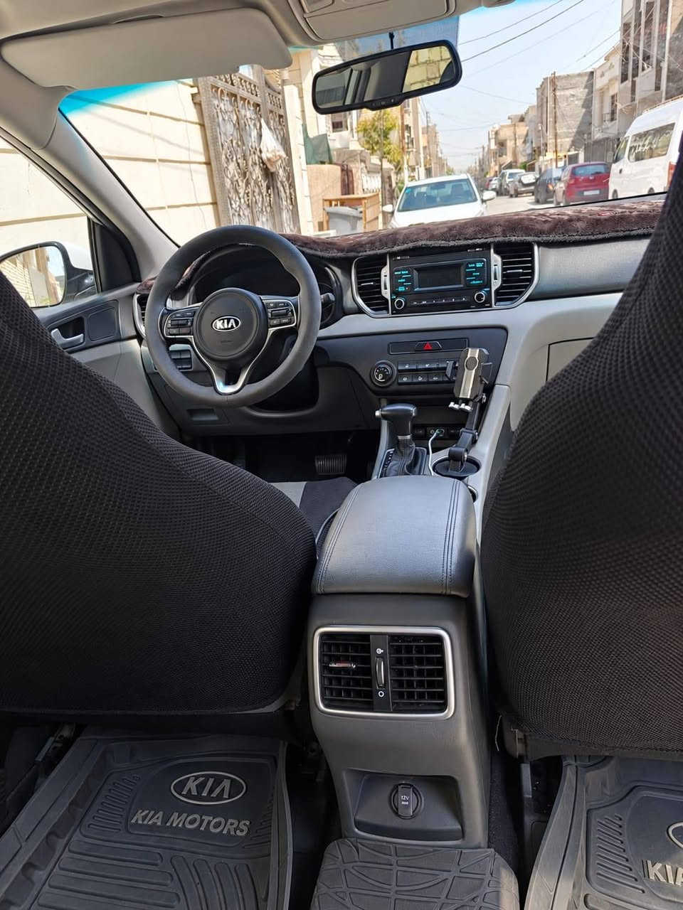 🚘 للبيع كيا سبورتاج موديل 2017
🔹 وارد خليجي
🔹 مكفولة من الضربة والصبغ
🔹 تحكم ستيرن
🔹 مرايات شفط
🔹 كشنات جلد
🔹 حساسات أمامي + خلفي + جانبي
🔹 كير ومحرك مكفول بلادي
🔹 ماشية 115 ألف كم
🔹 رقم بغداد إنكليزي جديد
🔹 السيارة باسمي
🔹 السنوية جديدة

💰 السعر: 168 
💵 وبها مجال بسيط

📍 المكان: بغداد – حي الجهاد
 اتصال ***********
