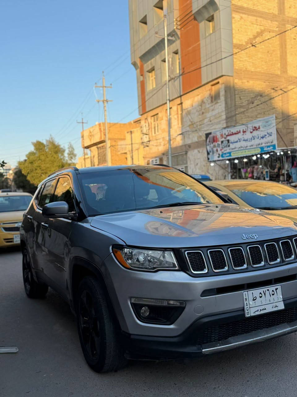 جيب كومباس ليمتد موديل 18 تو كولر
فول مواصفات جنطة كهرباء جلد كشنات كهرباء هيترات شاشة كبيرة اشاير بالمري
بدون فتحة سقف
راديتر مي وتبريد شركة بجم كبس بلادي ضررها صبغ ربع بنيد وجاملغ وباب سيارة جديدة بمعنى كلمة رقم بغداد باسمي ماشية 50 مايل حدادية جديدة بطارية جديدة تايرات جديدة
مكانها بابل مسيب او كربلاء 
***********
السعر 108 بيها مجال بسيط

