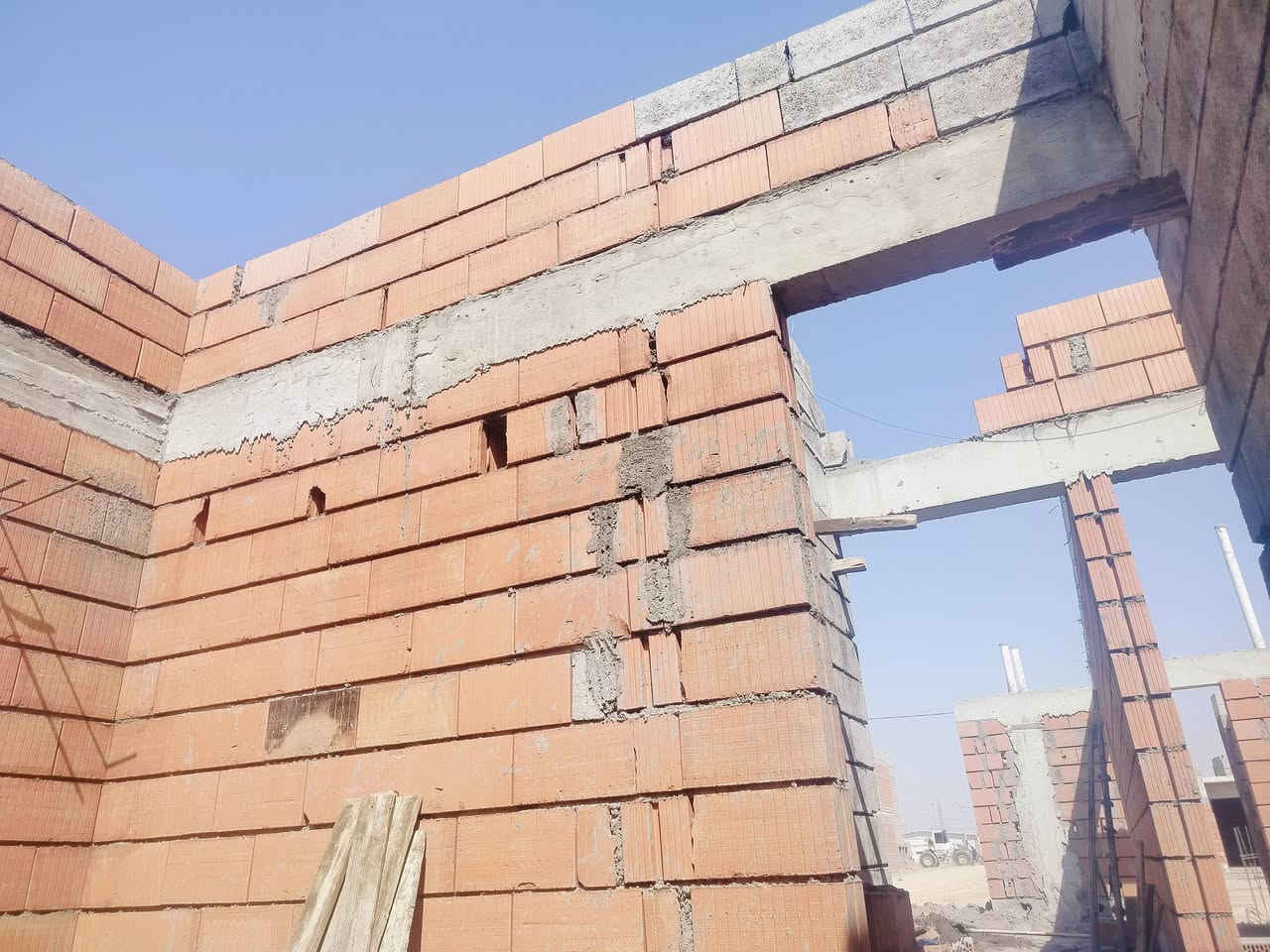 السلأم عليكم اسطة بناء متفرغ حاليا 
اتصل ***********
