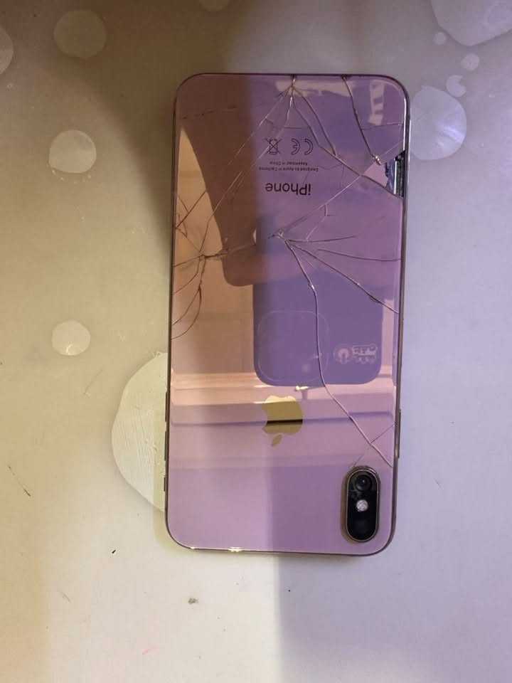 Xs-Max للبيع
لون ذهبي + ذاكرة 256 + بطارية 75 بلادي + مبدل شاشة بلادي فقط بي خط خفيف ما ماثر عل لمس + الجهاز امريكي فقط ضهره مكسور كلشي شغال سعر 110 قفل تواصل واتساب فقط ***********
