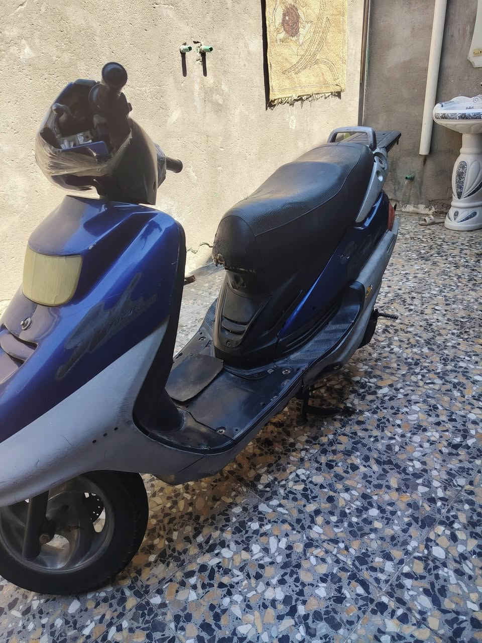 دراجه البيع
نضيفه مكان بصره حيانيه شارع القائد 
مكينه ستوني مجفتها نضيفه تنقيص ماكو كلجات فول 
 مواصفات 

السعر خاص 
تواصل واتساب 
***********
