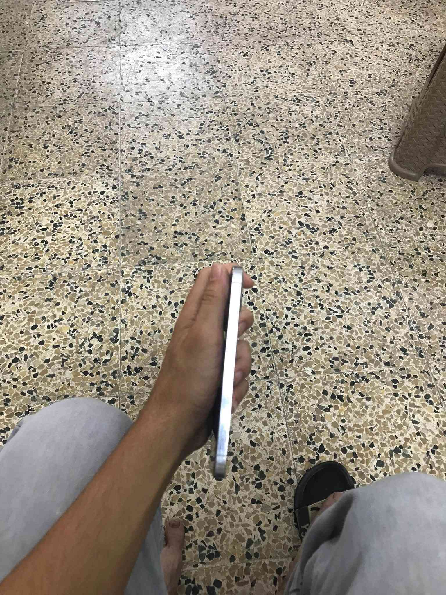 آيفون ١٢ برو • ١٢٨ • كاميرا مشوشة