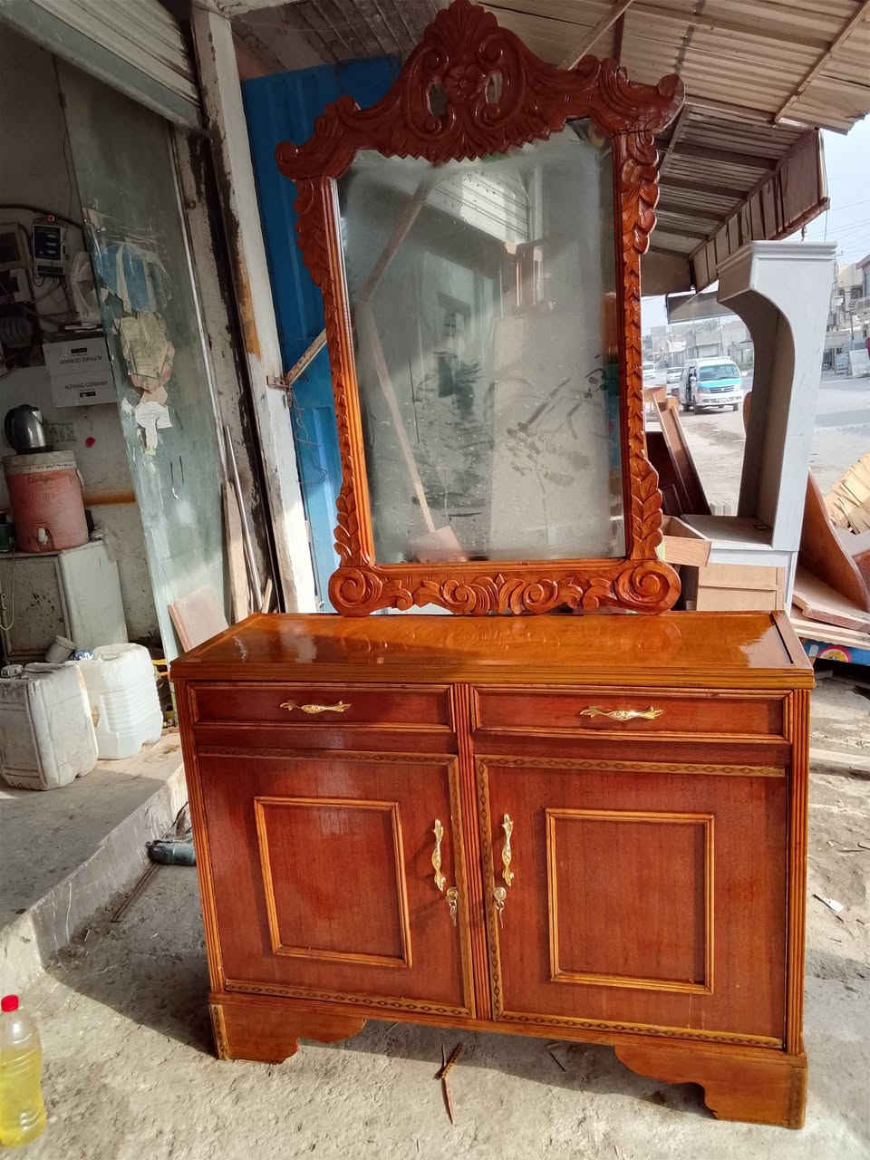 ميز مراية • نضيف • حلة ابو غرق