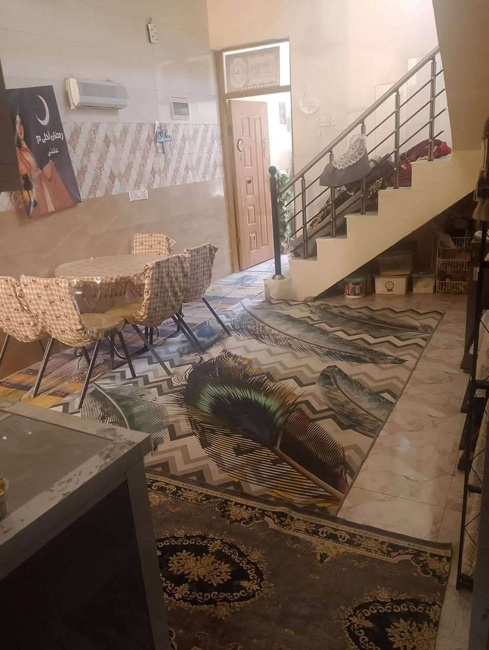 بيت قاط ونص للبيع المساحه 80م يحتوي على استقبال وغرفتين نوم وصاله مطبخ ومخزن بناء حديث في سريدات الجديده المربع الثاني للاستفسار ***********
