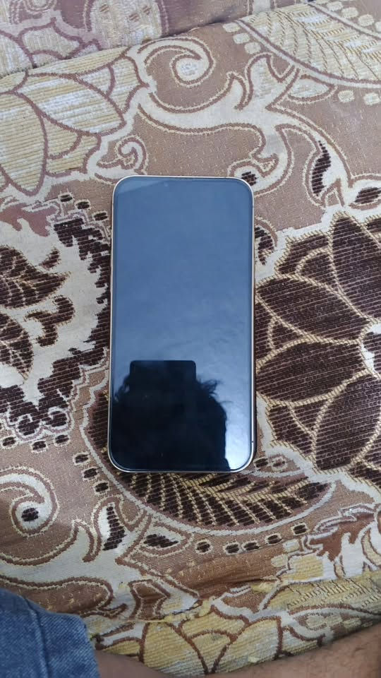 سلام عليكم  13 برو ماكس شرق اوسط 
بطاريه 79 مبدل ضهر فقط وبي كسور حالين سعر ب 625 وبي مجال  ***********
