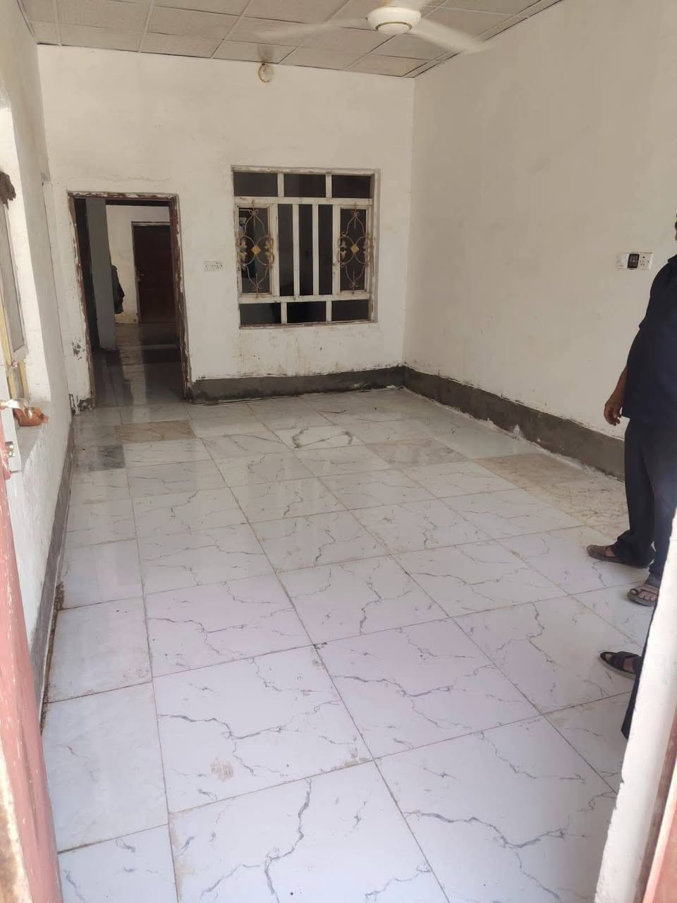 دار سكن طابو صرف
المساحة ١٣٠ متر
طابقين 😍
الواجه ٥ ونص متر 
البناء طابوق عكادة
استقبال
مطبخ
صالة
غرف نوم عدد ٢
حديقة
السعر ٤٨   مليون وبي مجال قليل
الموقع الديوانية حي العسكري الثالث قرب مدرسة المسرة
للاستفسار أكثر مراجعة مكتبنا التوكل للعقار الكائن في حي العسكري شارع ٣٠ او الاتصال والمراسلة على الواتساب على الرقم ***********
***********
