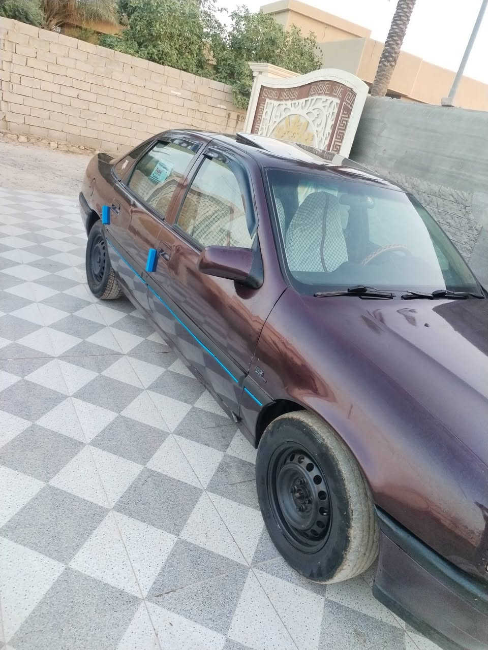 ياالله سلام عليكم اوبل فكتره للبيع. موديل 1992 محرك 20. سياره مال جناي متعوب عليهه سياره شرط احله من الصور متعوب عليهه مسجل شغال  كهربأيات كله شغاله اخوان سياره مناقصهه كلشي رقم بغداد. شرط التحويل ثاني يوم. سنويه عضم عاج سبير بيهه سياره خير من الله صبق جماليه فقط كفاله من ضربه او خويس. كير محرك بشرط فتحه سلايت *********** المكان الرمادي. #السعر34 وبيهه مجال وبل خير للياخذهه

