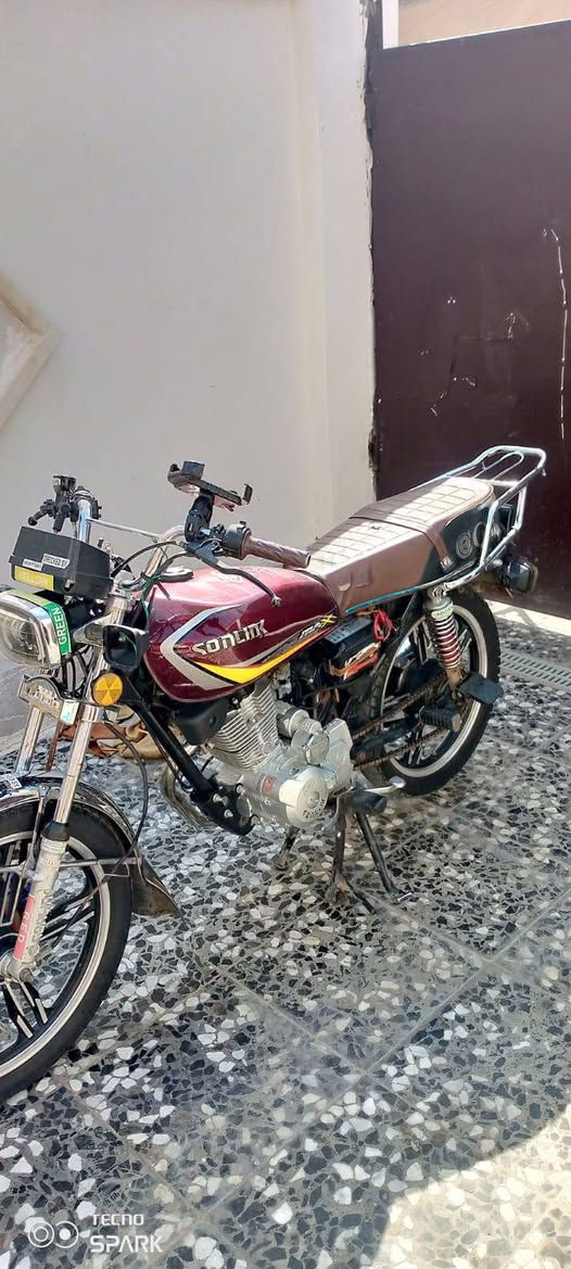 سلام عليكم سونك خمسه كير دراجه نضيفه واحلى من صور سلف هندر شلعه معدل كهربائيات اكله  شغاله دراجه نقص مابيه تجي شغل وتطلع مكاني زعفرانيه السعر350 وبيه مجال قليل رقم***********
