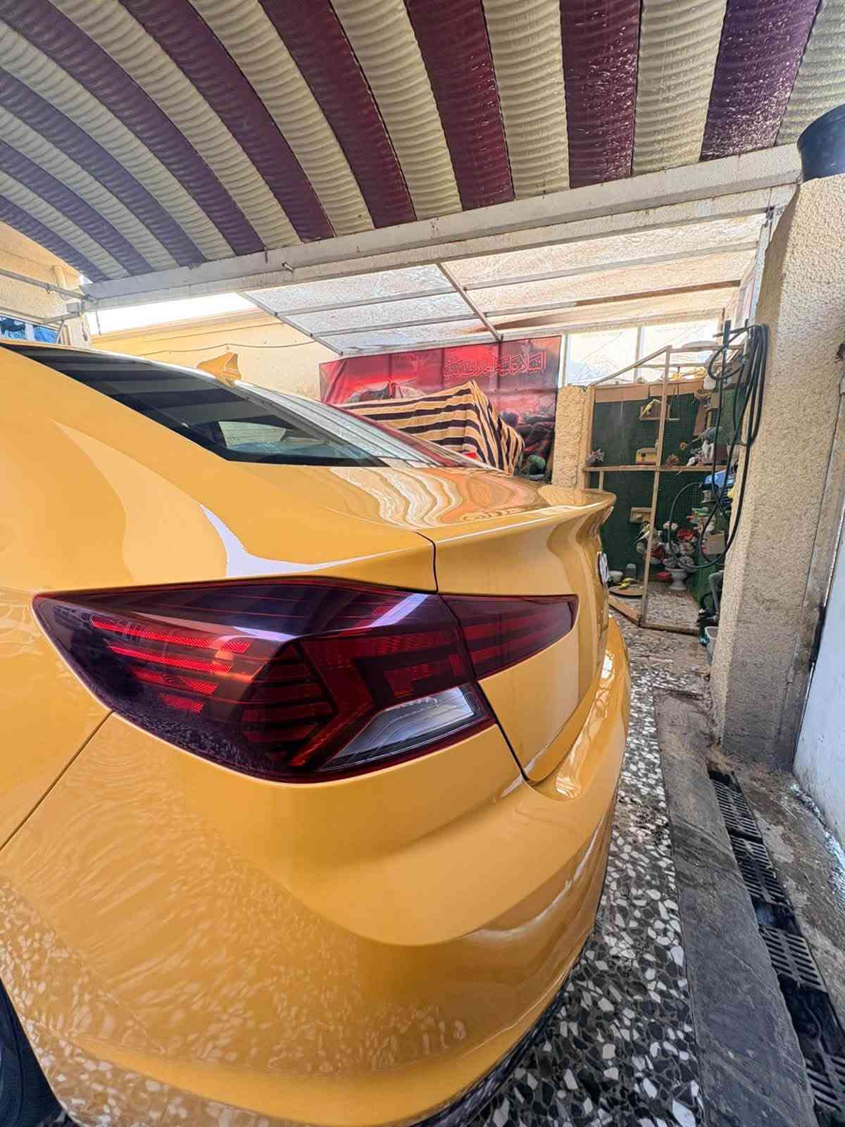 السلام عليكم 
سيارة النترا موديل 2020 السيارة فول مواصفات فتحة بصمة تدفئة بالكشنات رادار أمامي الحادث جدا بسيط فقط الجاملغ الأمامي مبدل السيارة ماشية 84 الگير at گير مكينة صدر تخم تاير مكفولات استخدام شخصي دوشمة عامة مكاني البلديات 
***********
