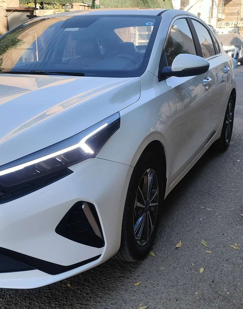 السلام عليكم 
للبيع  كيا
K3
موديل 23 
خليجي تجميع الصين
رقم بغداد الجديد 
ماشية 80 الف 
محرك 1500 دبل نوزل 

فول مواصفات 
من سلايد وتحكمات 
وبصمة تشغيل وابواب
ولد نهاري ليلي
ولد ابواب
وداخل جلد
تبريد قطعتين 
شاشه لمس
دشبول دجتل
وباقي مواصفات الفول

مكفولة من الصبغ والتبديل 
( باب خلفيه بيها طخة ترجع بارد
ورصعه بسيطه بالجاملغ امامي.)
موضحه بالصور.
مكاني بغداد 
حي الاعلام 
السعر 129
***********
