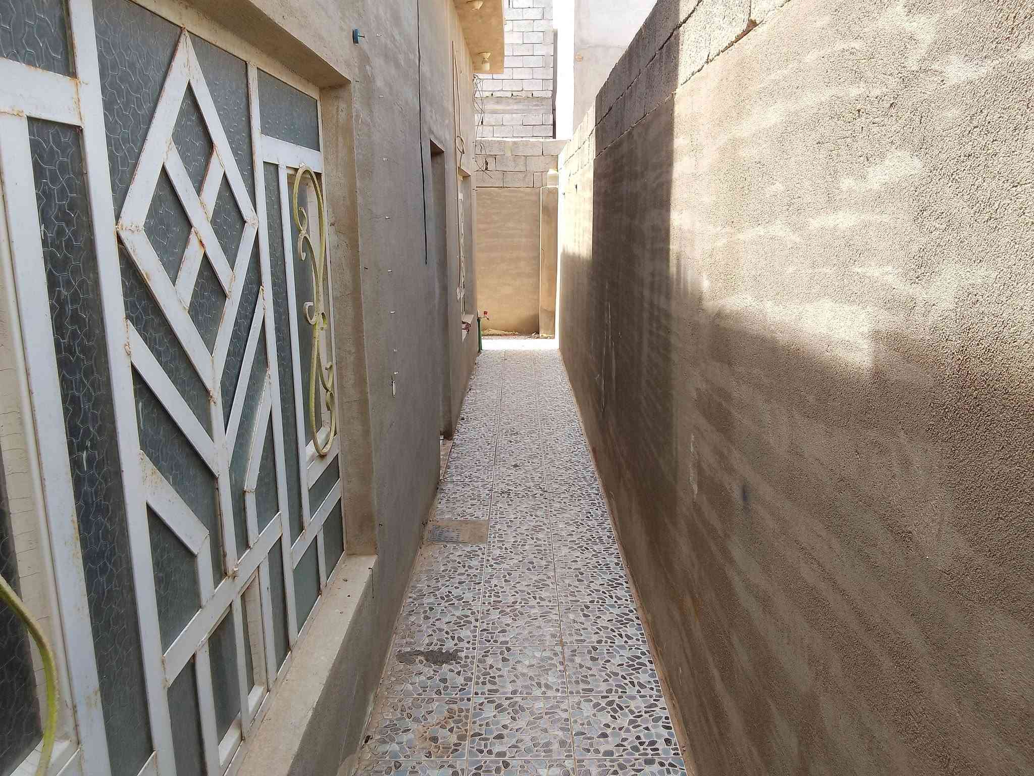 طابو ملك صرف • ٣٠٠م • كراج سيارتين