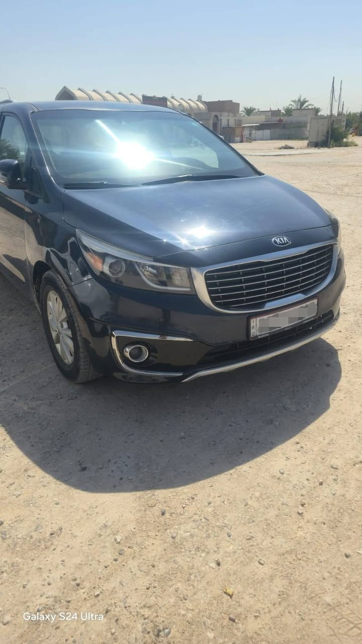 السلام عليكم سياره سيدونا 2017 فئة LX فول مواصفات رادار تحكم ستيرن تحديد مسار حساسات كامره ابواب كهرباء حادث كشنات جلد تدفئه كشنات وبردات وباقي المواصفات الي متعارف عليها صور الحادث مرفقه رقم نجف انكليزي مكان السياره نجف
 السعر ١٧٥ بيها مجال قليل
 اي استفسار *********** - ***********
