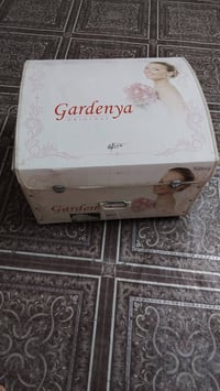 فرشة عرس مفروشة يوم واحد جديدة بعدها سعرها 80 المكان بغداد 07884354053
