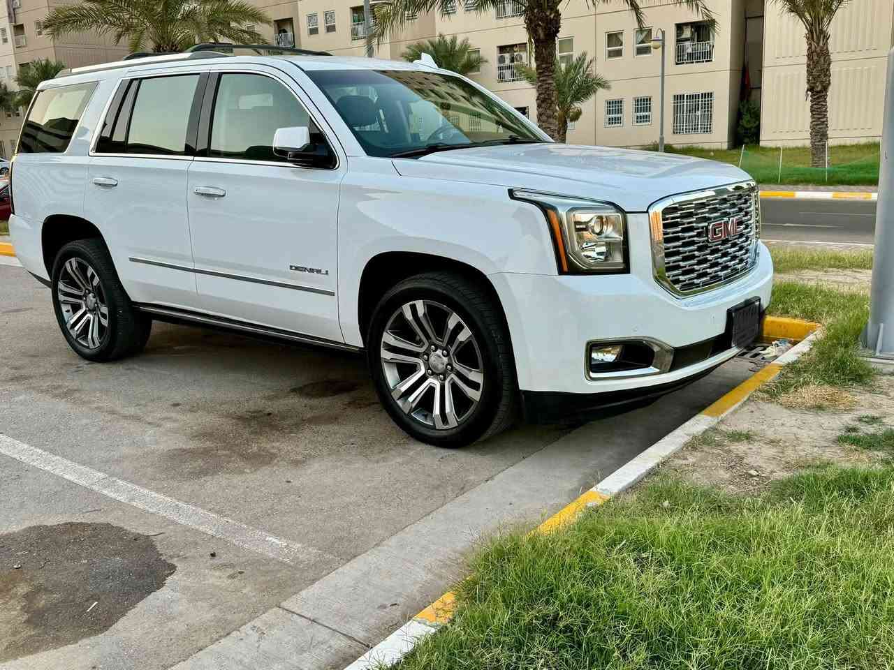 GMC ( امريكي  )
للبيع او مراوس حسب القناعة
                  
السيارة وارد امريكي
موديل ٢٠١٩ حادثها جاملغ وباب عكس السائق مبدلات نفس اللون يعني بدون صبغ ، ( فقط الدعامية الأمامية مصبوغة ) السيارة بدون ايرباك ، كل ايرباكاتها سليمه على وضع الشركة .
السيارة جاهزة اي نقص ما بيها ،
ماشية ٧٩ الف قابل للزياده
رقم بغداد الماني ومكانها ببغداد بأسمي تحويل ثاني يوم
صور الحادث على الخاص

المواصفات 
دبل أريل دبل رادار
تشغيل عن بعد 
كامرات ٣٦٠ درجة
بصمة 
كشن رجاج 
داتا شو 
سلايد روف
لايت زنون بلادي
دبل شاشة
تحكم بريك 
جنطه ذكيه جلاق
رادار تحديد مسار
رادار خلفي
رادار امامي 
نقطه عمياء 
كشن تدفئة وتبريد سايق وراكب
كشن خلفي منفصل 
مري شفط 
اشارة بداخل المراية
كشنات جلد 
كشنات خلفية منفصل 
دوسات كهرباء 
ذاكرة ميموري ستيرن وكشنات
ويل ٢٢ بلادي 
وبعد مواصفات هوايا اعتقد الكل يعرفها ،
بيع او مراوس حسب القناعه
مكاني بغداد ، 
للاستفسار رقم الموبايل ***********
صور الحادث مرفقة مع الصور .

