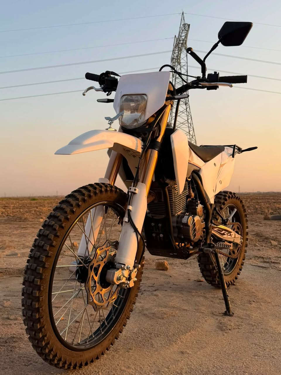السلام عليكم
قفاز للبيع نوع crx300 دراجه اشبه بل جديده
وعليه تزويدات وشرط بطناش نمره ثالثه ، 
( سعر خاص )
شراي يتصل او واتساب  ***********
