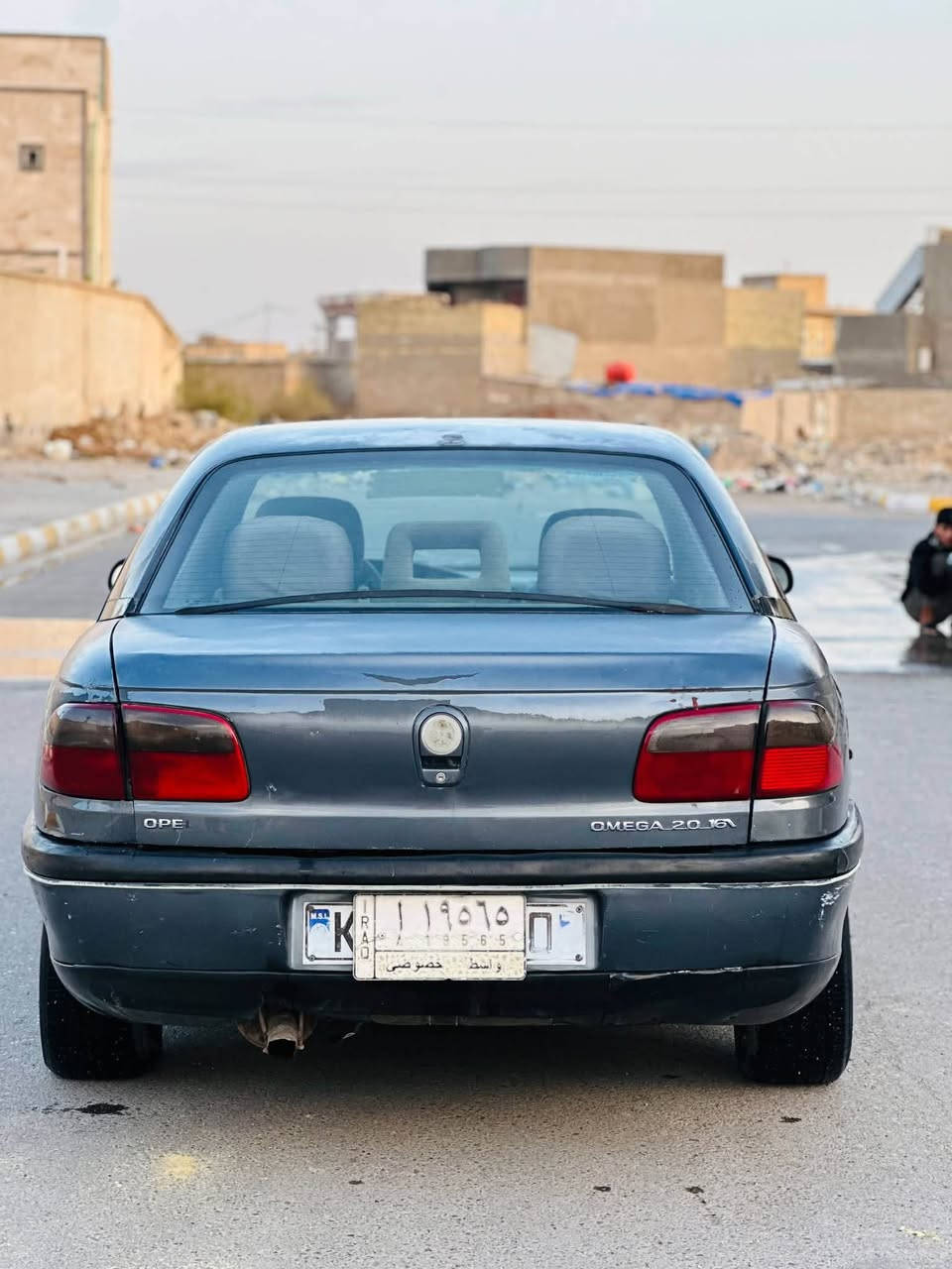 السلام عليكم
سيارة اوبل بزون موديل 1996 السيارة بلادية بدون صبغ بس بيهه جراد بلادي كير ومكينة واكسل خير من الله والصدر جديد باتري جديد تخم تاير جديد السيارة لون نيلي محرك نوع ونجي رقمه واسط تحويل ثاني يوم 
المكان واسط قضاء الحي 
السعر/ 39 ورقة وبيها مجال بسيط
رقمي***********
