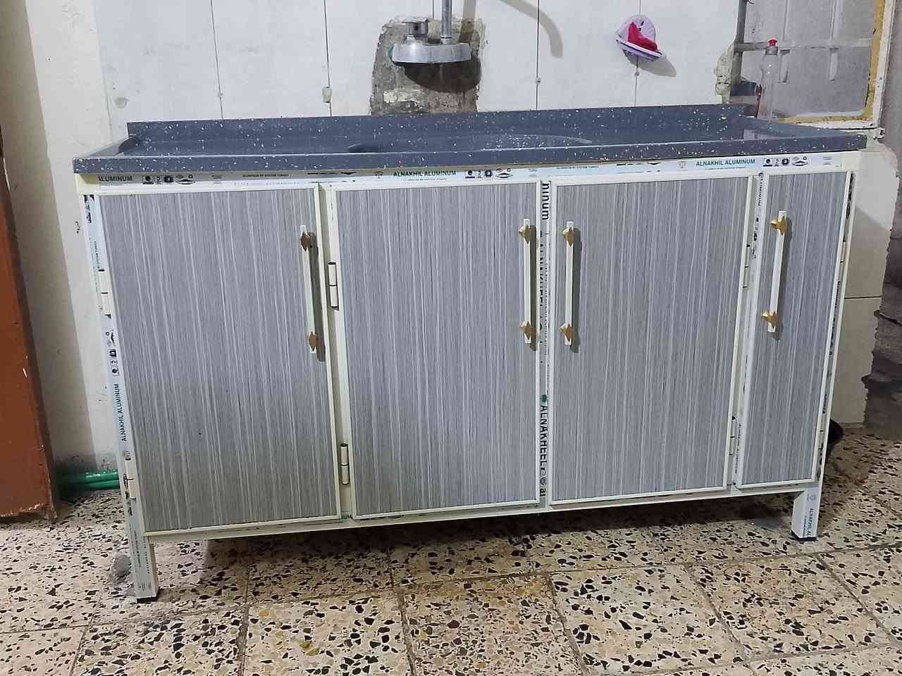 كاونتر مترين ونص للبيع
للاستفسار اتصل على الرقم 
***********
