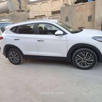 توسان موديل 20  خليجي فول عده بنرامه  مكينه دوش  ماشيه 82  ماخذهى من ش...