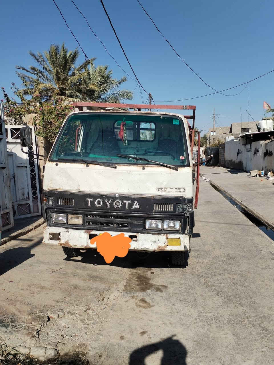 سلام عليكم داينه للبيع موديل93 رقم ديالى نكليزي مكينه وكير كيه تجفيت صار شهر السيارة جاهزه العنوان ديالى خان بني سعد***********
