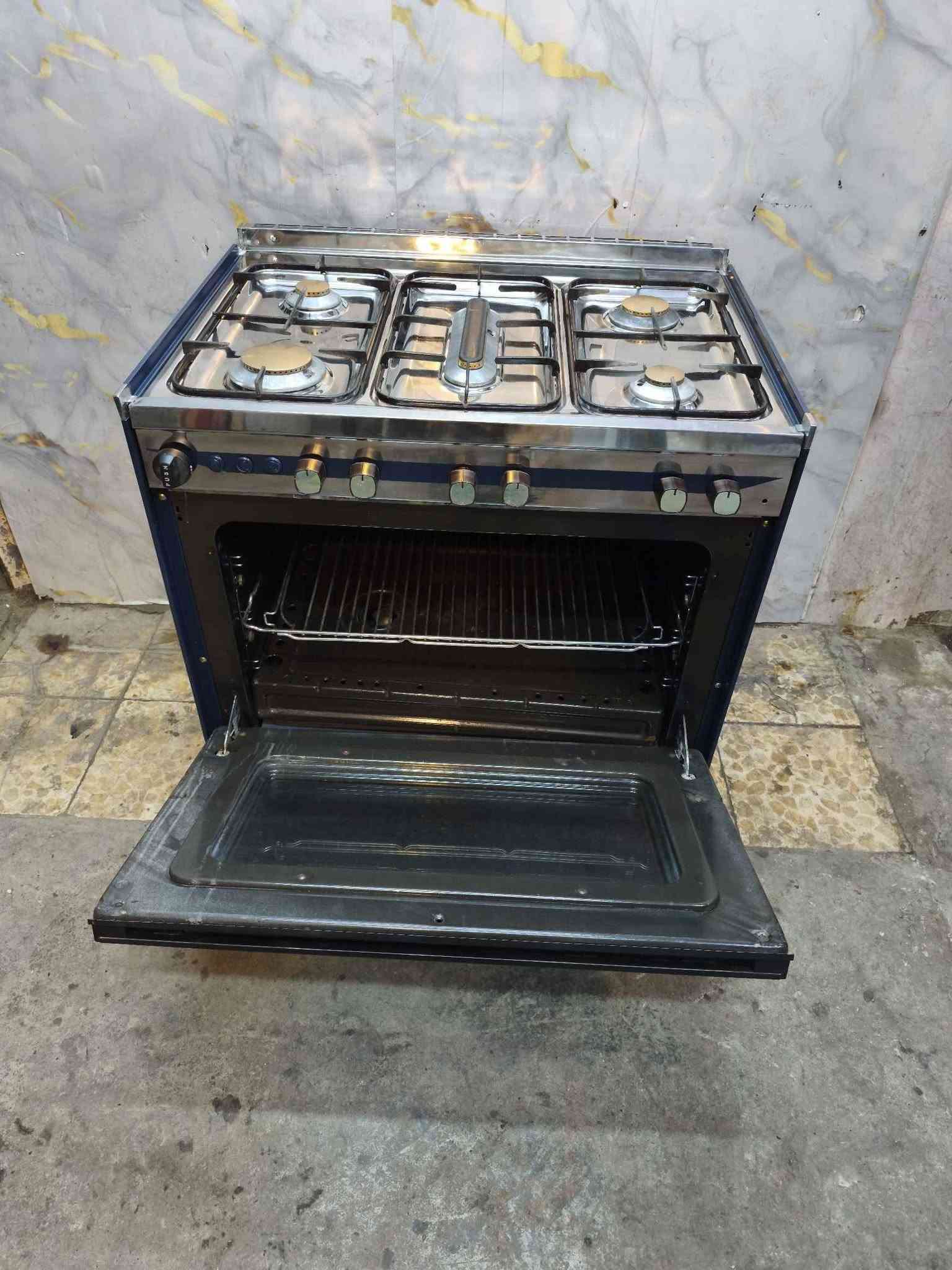 ***********
طباخ عشتار الباب الاول 
نضافة الطباخ 100/95
الحجم 60×80 ضمان 3 اشهر 
للتواصل من خلال الصفحه اوتساب بغداد, العراق
