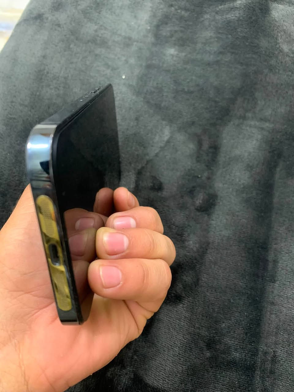 📱 iPhone 12 Pro Max للبيع

🔹 الذاكرة: 256GB

🔹 اللون: أزرق 

🔹 البطارية: 100% – مبدلة بأحسن نوعية وشاشه ايضاً جديده مال تفصيخ احسن نوعيه بلادية

🔹 الكاميرات: شغالة 📸

🔹 Face ID واكف 

🔹 الجهاز نظيف وأداؤه ممتاز

💰 السعر: 350 دينار

🔻 بي مجال بسيط

📍 ديالى – الخالص 

📞تواصل ***********واتساب
