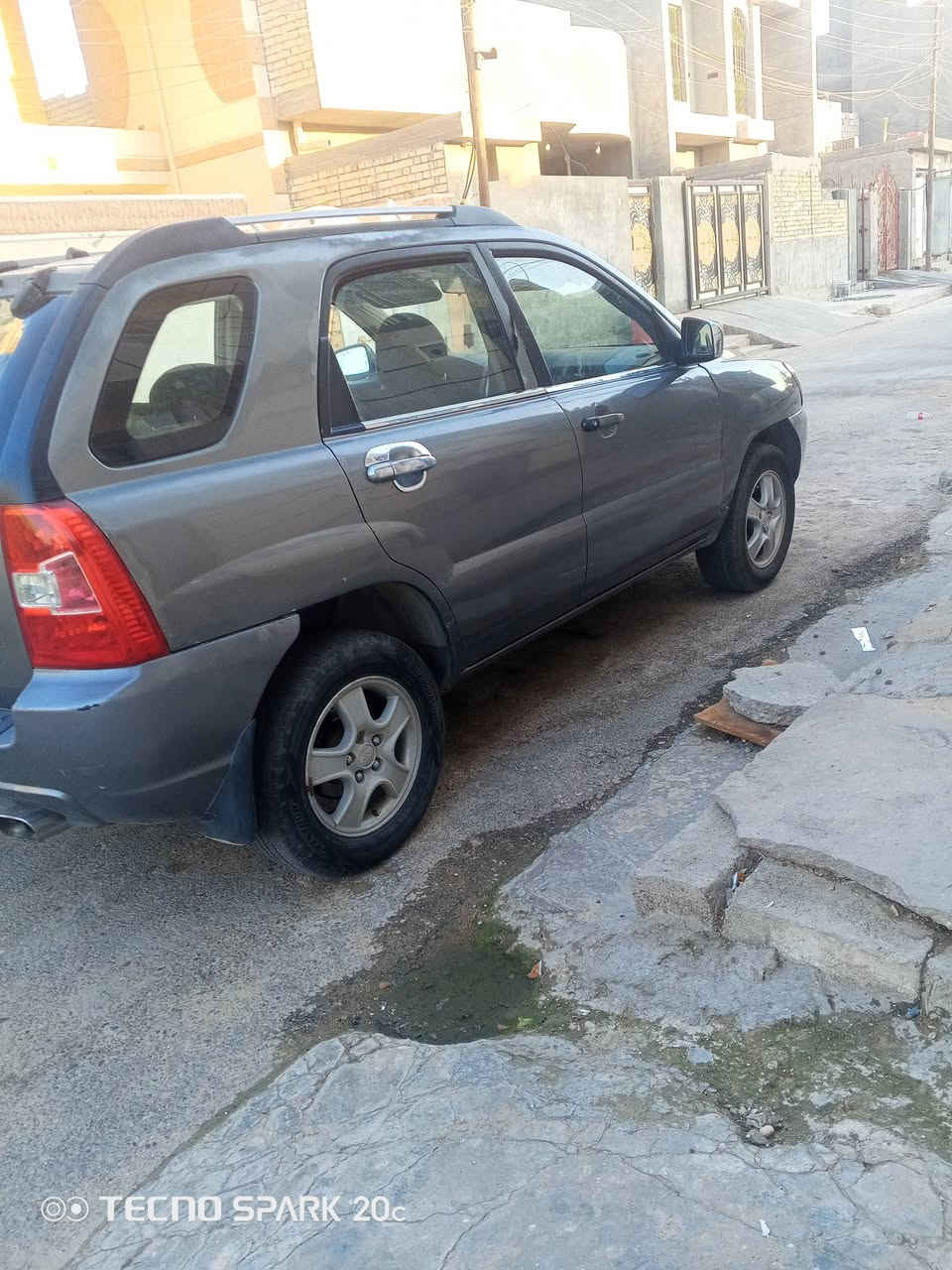 سبورتنج ٢٠٠٧. بااسمي. كير محرك. تبريد مكفوله
صبغ عام اثر جراد.  السعر. ٧٧ ورقه.  رقم انكليزي  ضربه جهه الليمنني  من السائق. ***********
يوجد. وات ساب @
