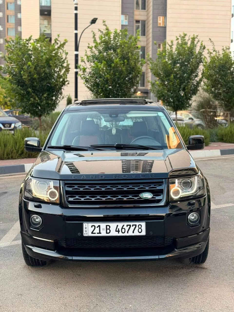 LAND ROVER سعری خوار بازاڕ 
موديل 2014 سفري شه ريكه يه سه ردار ته نها ١٢٦ هه زاركيلو مه تر روشتوه هه قيقي فول مواسه فات به سمه پانروراما ده بل ئه كسل ناو سور بريك به سمه رادار ته حديد سورعه لايد ئه لقه كوشن كاره با كوشن خه زن سه ياره كه ده عامي بو ده عامي بوياخوش شوختو چاليشي نيه هه موو گياني به شه رت نمونه يه له جواني سعري 123
***********☎️
شوێن/سلێمانی
واتس اپ
*********** السليمانية, العراق
