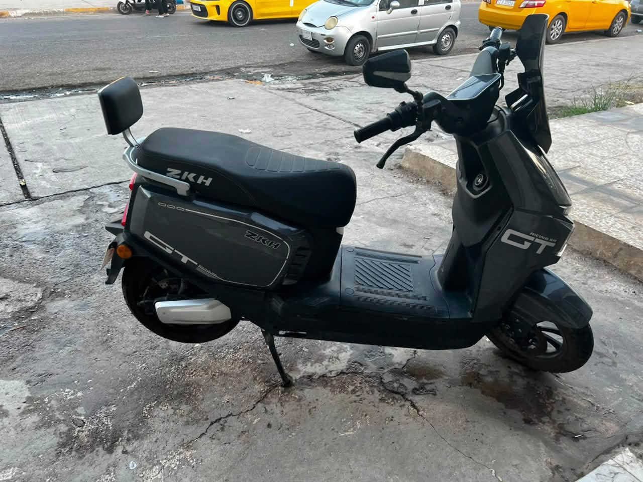 دارجة شحن للبيع 4نمره 6بطاريات الملف 2500وحش
كلشي مابي وكلشي مايحتاجلو افحص وبالعافية
900 الف 
***********بي واتساب
