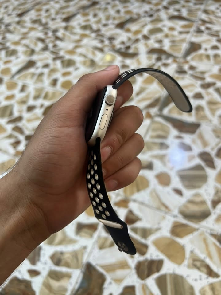 السلام عليكم 
جيل 7 من نزلت لحد الآن عندي مضمومة طلعتها قبل يومين 
بطارية 95 ممستخدمها هواي ابد ساعه نضيفة كلش عدة هاذ الفطر وتشحن طبيعي وممبين حتى 
***********
مكاني بغداد 
250السعر
