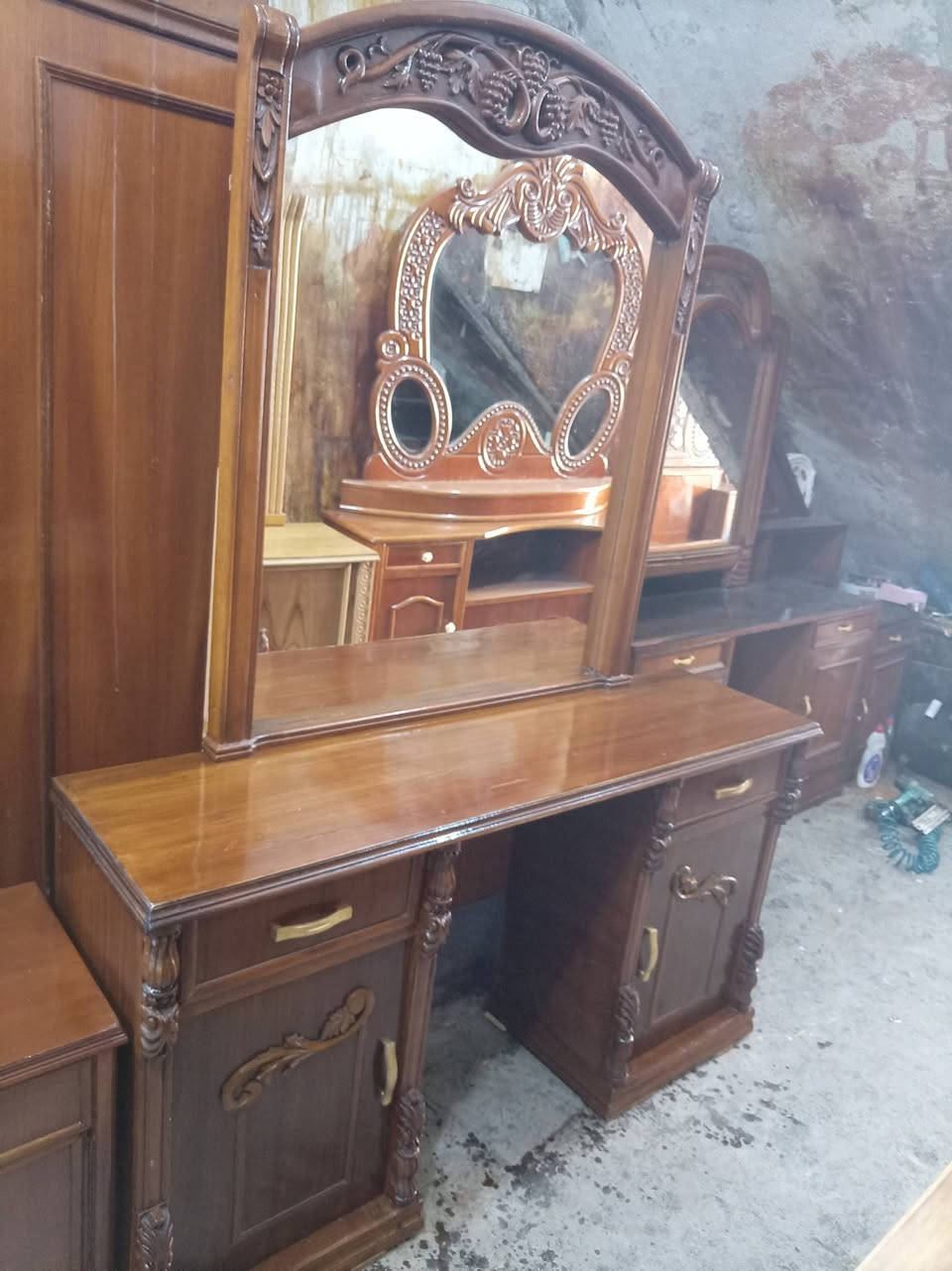 غرفة ٦ باب • زان مصري • بغداد الامين الثانية