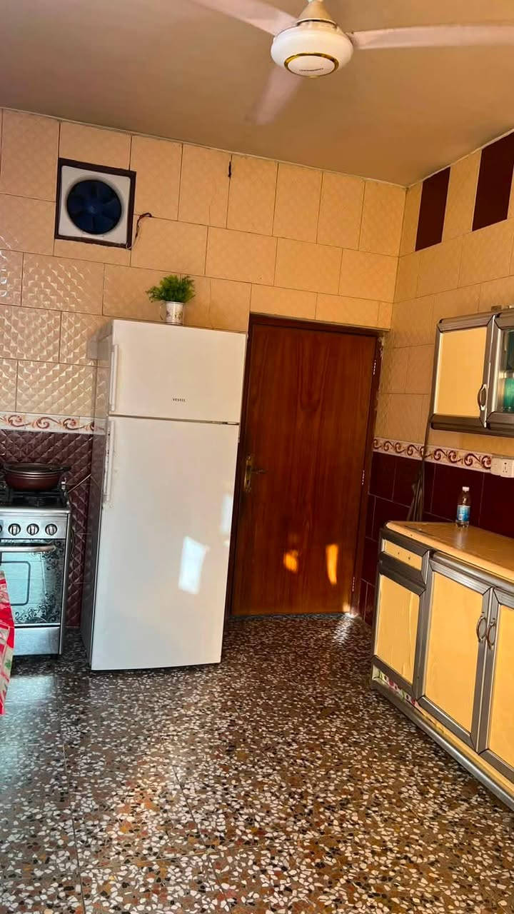 يا الله
السلام عليكم بيت للبيع في جسر ديالى القديم شارع المخازن قرب سيد مجيد طابو صرف مساحه 150 طابق واحد وباقي التفاصيل اتصل على الرقم 
***********
