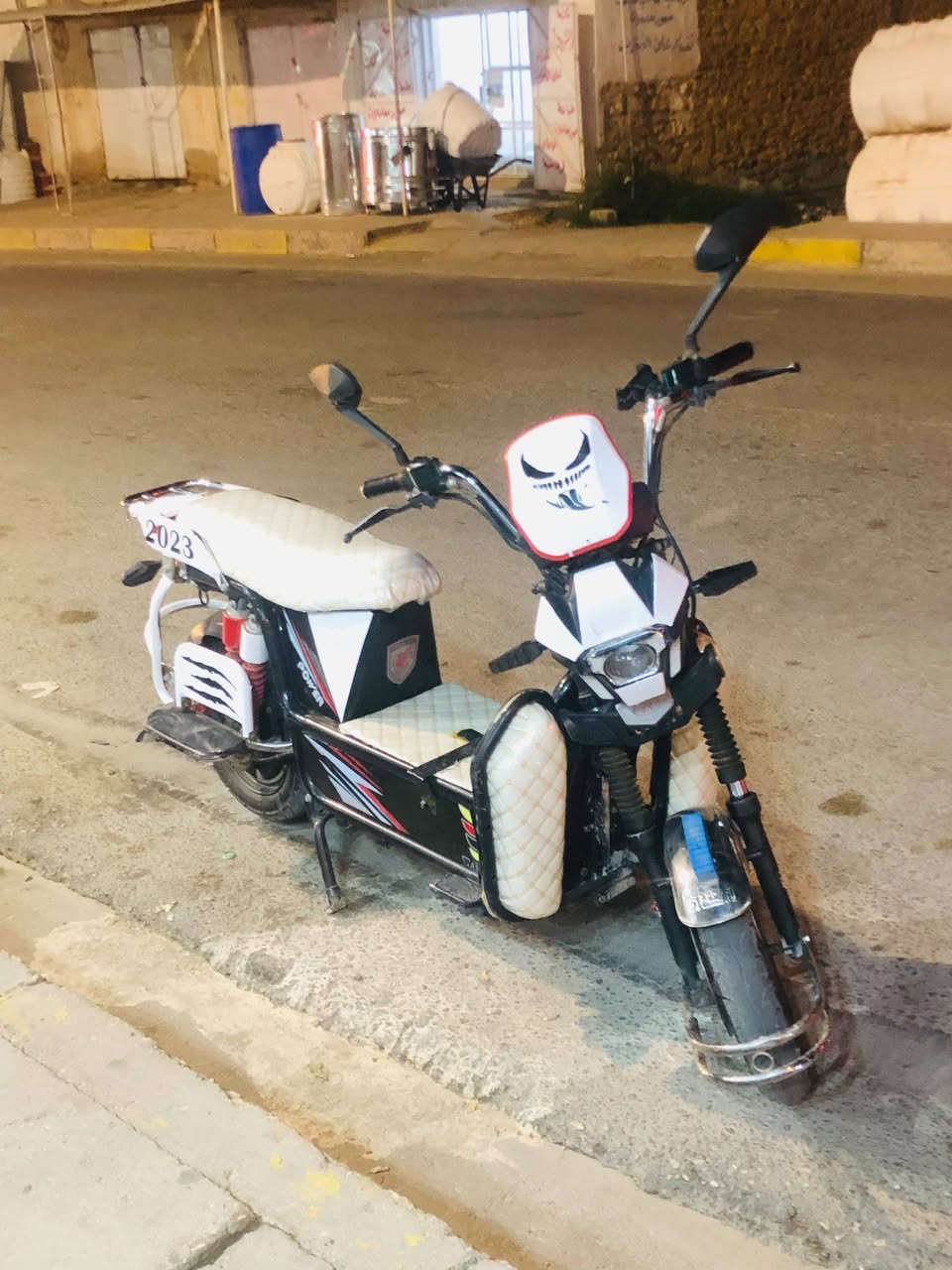ماطور شحن هيوشه للبيع بطاريات على الفحص الكهربائيات كلها شغاله نظيف والسعر 475 وبي مجال والاستفسار على هذا الرقم *********** 📞
