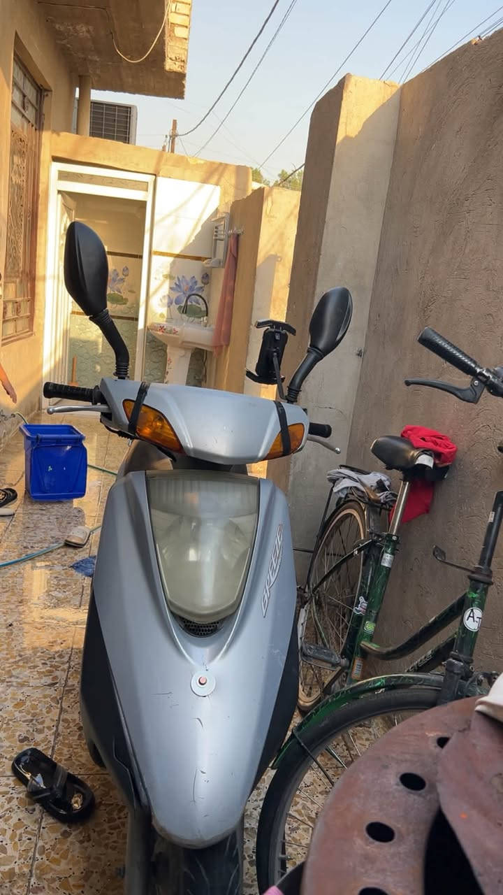 سلام عليكم دراجه بريز للبيع
دراجه حلوه مثل مشوفها بس بيها ضعف بل باتري وكابريتر تجاري  من شتريتها تجاري صارلها سنه بس بانزين ودهن والله المكينه ممفتوحه  كلشي شغل بيها شلعه معدل  دراجه حلوه السعر 450وبيها مجال 
رقم الهاتف :***********المكانً بغداد قريب ع سبع ابكار
