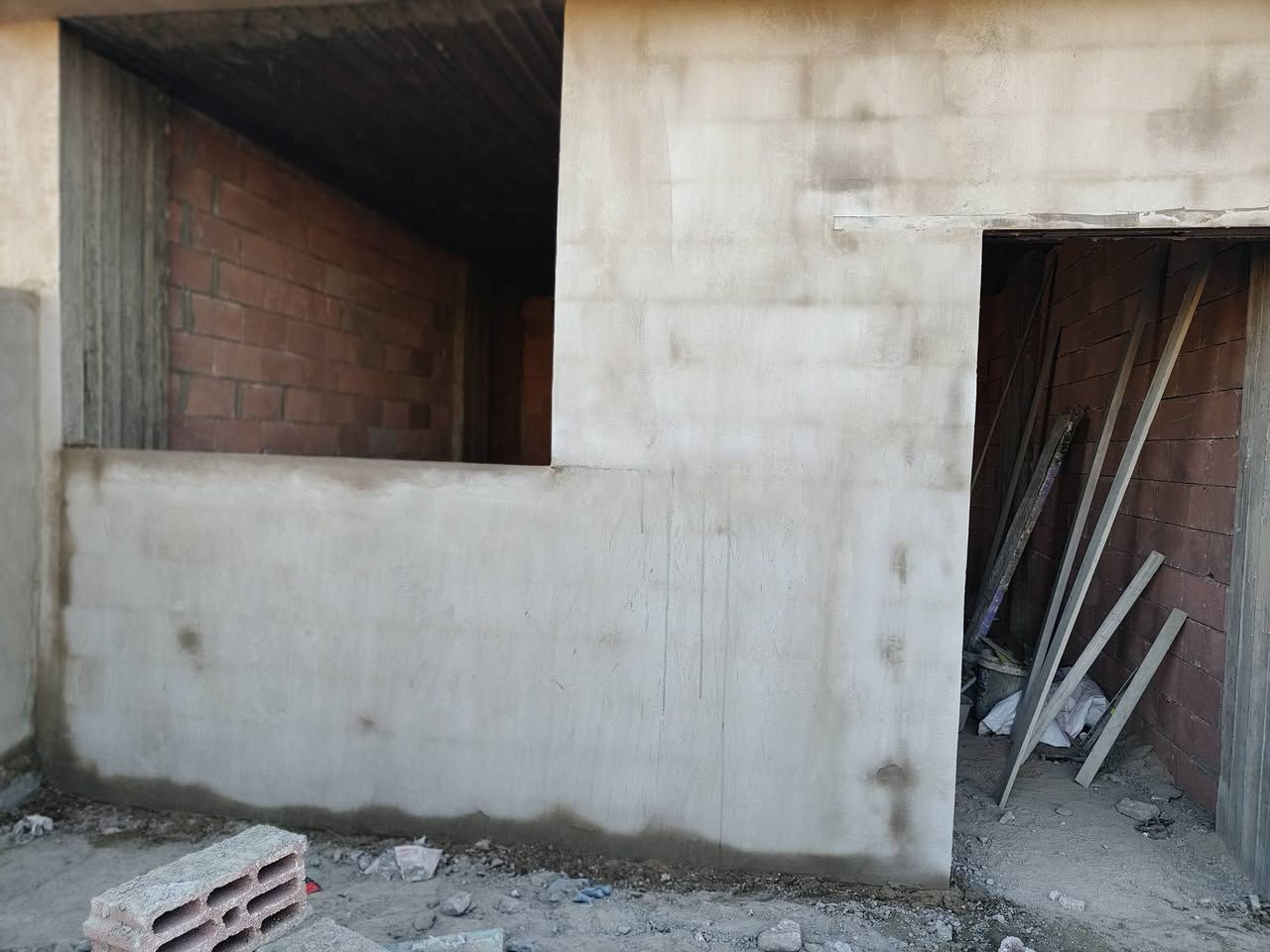 السلام عليكم كادر لبخ سمنت من الموصل شغل ناعم سقل تصفير حمامات نضيف ومرتب اي شي اشتغل بيت عماره جملونات ***********
