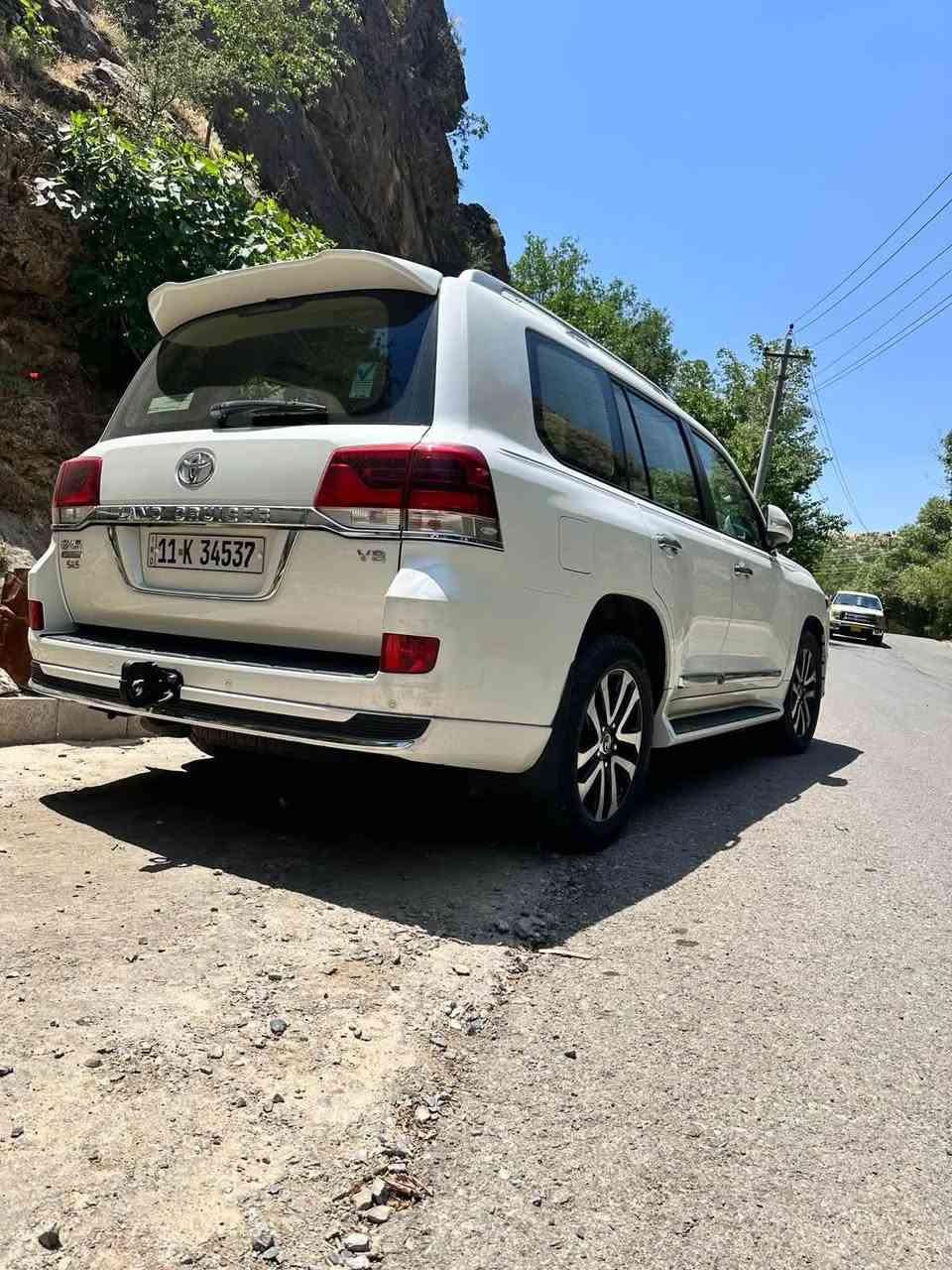 لاندكروزر 19 رقم بغداد بسمي فول مواصفات محرك8 4600 بيه باب الخلفي تبدل نفس الون سعر السيارة 485بيه شويه مجال المكان ديالي الخالص شارع العام بغداد كركوك***********
