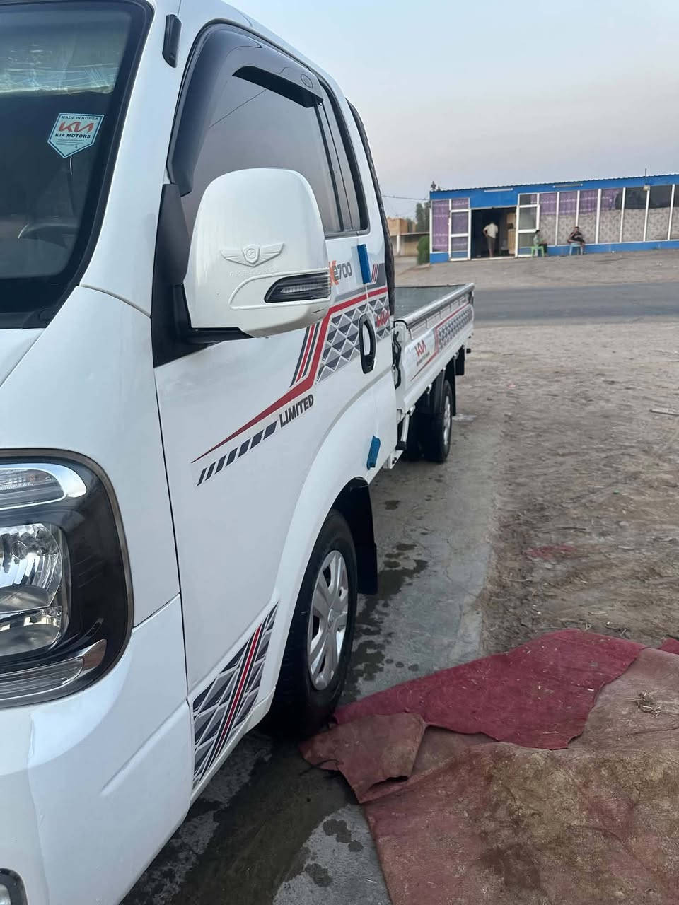 كيا للبيع موديل2022 مكفوله كفاله عامه تبريد شغال وتدفئه شغاله سيارة جاهزه تخم تاير حدادية سنويه رقم واسط مجدده لل 2028 نكليزي  لعنوان واسط الصويره سعر 138بيه مجال بسيط *********** /***********
