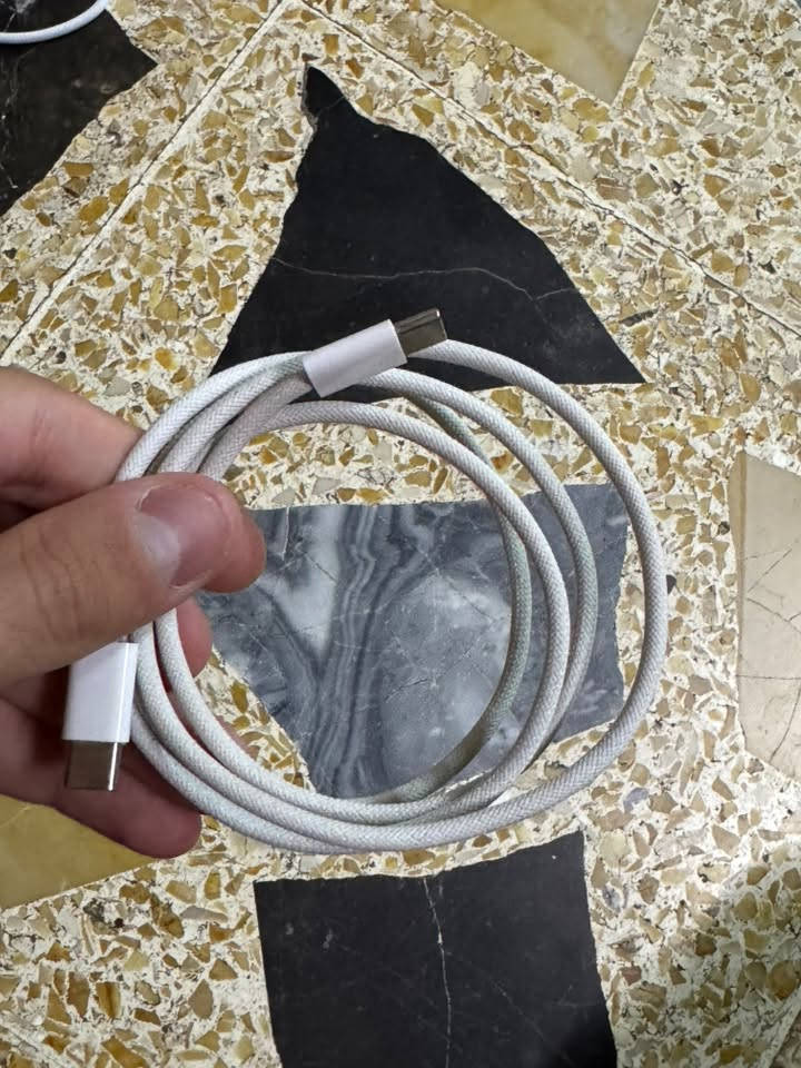 كيبلات للبيع
شرط أصليات مال أجهزه مال كارتون 
جديدين لوك شغال شرط 
للاستفسار عل رقم بي واتساب ***********
