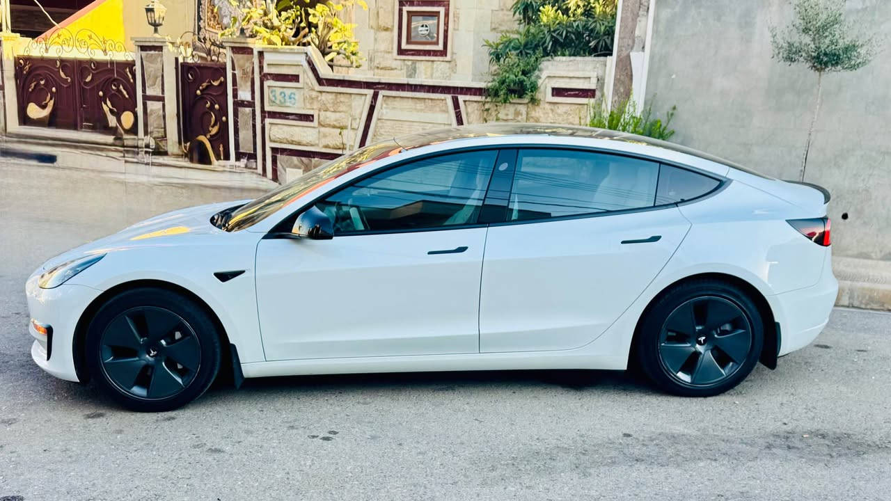 تيسلا موديل3 سپى 2023 أون لاين دوماهيك ئاپ ديت بو هاتيه وعربيه وتك ماتور سنگل ماتوره
سئ پارچه ى صبغه ريڤه چوى 53مايل
غرامات 300 هزار دئ ژ سعرئ هيته خار
سياره لدهوكئ يه گه له كا پاقژه وبئ كيشه يه 
كاره بايى وپاترى هه مى بشه رت نه فه كرى 

ت. *********** دهوك, العراق
