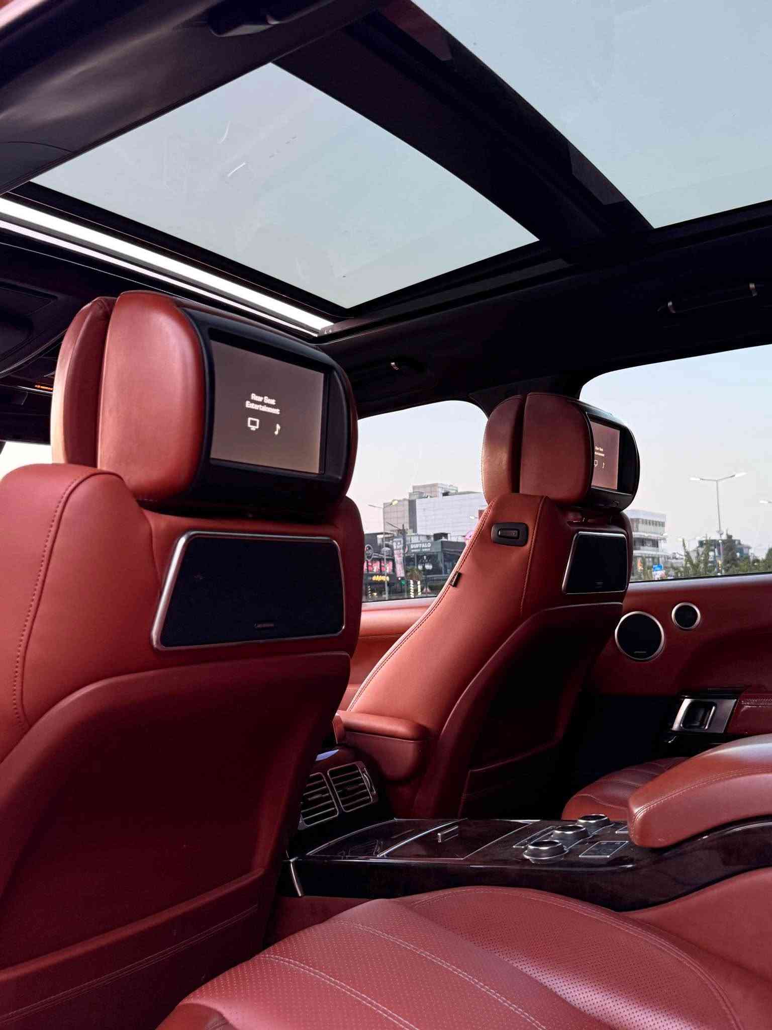 RANGE ROVER VOGUE

2014        
شريكه سردار 
V8 SUPERCHARGED |

5.0

510 HP |

FULL OPTION

فخامة بريطانية  

2014 موديل

محرک 5.0 V8

Supercharged

بيها كم قطعه كلير 

قوة 510 حصان

قير أوتوماتیک 8 سرعات

4WD دفع رباعي

تعليق هوائي إلكتروني

Terrain Response

فتحة سقف بانورامية *

داخلية جلد فاخرة

مقاعد كهربائية + ذاكرة

تدفئة المقاعد

دركسون متعدد الوظائف

شاشة وسطية

كاميرا خلفية

حساسات أمامية وخلفية

مثبت سرعة

Xenon + LED إضاءة

Meridian نظام صوت

دخول وتشغيل بدون مفتاح

مرايات كهربائية ومدفأة
Black Edition جنوط

***********☎️ أربيل, العراق
