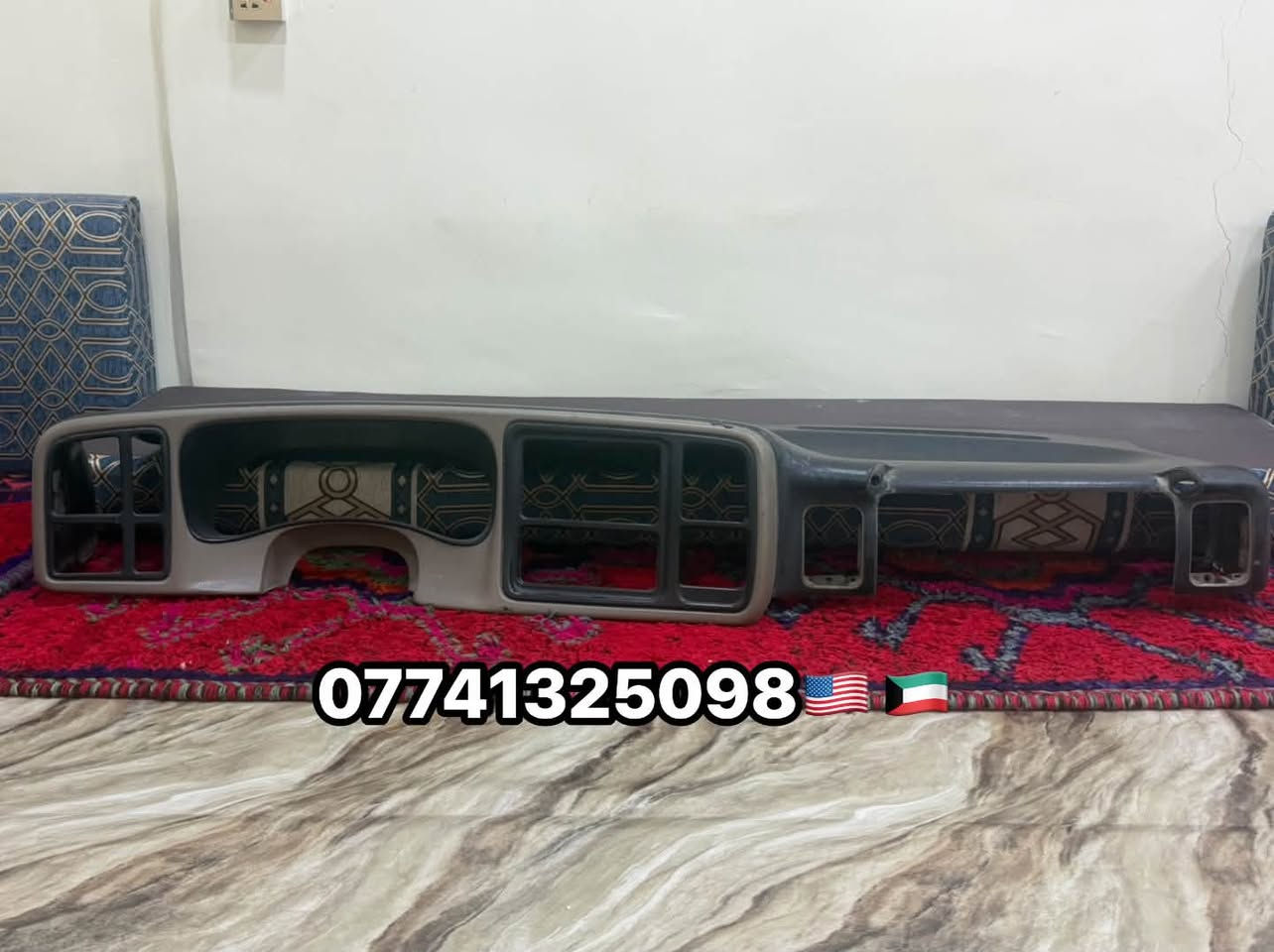 ***********🇺🇸🇰🇼لبيع

نص مكتوب في الصور:
- ***********
- تخفيضات اثنين هن 100 🇰🇼 🇺🇸