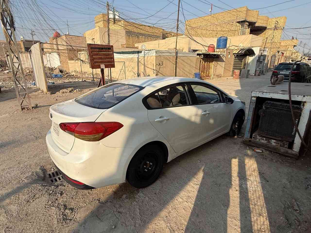 السلام عليكم 
سيراتو 2017 خليجي مكفولة من أي ضربة 
محرك ما مفتوح وكير وحدادة شرط تخم تاير جديد 
سيارة مشروع وطني 
اشاير بالمري تحكمات ستيرن كاملة حساسات 
مكان السيارة الناصرية 
السعر 105 وبيها مجال 
***********
