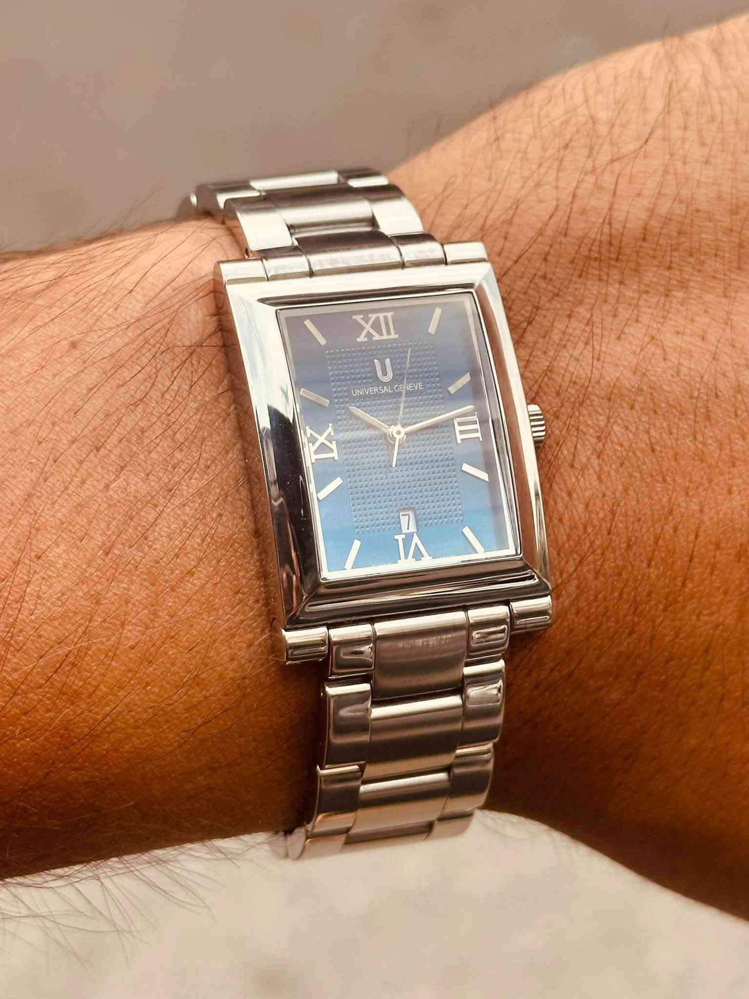 يونيفرسال جينيف • تانك • مينا أزرق