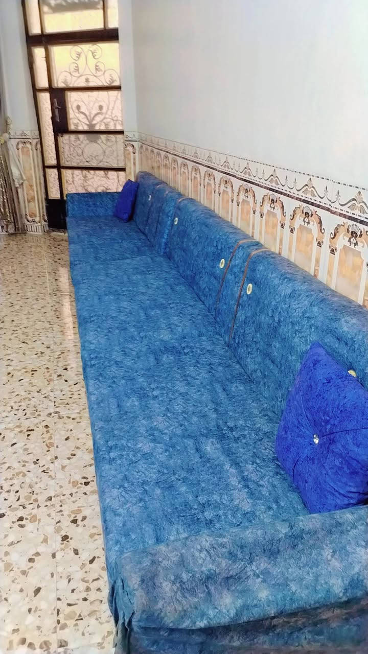 السلام عليكم تخم للبيع ٢٠ مقعد السعر ٤٥٠ وبي ***********
