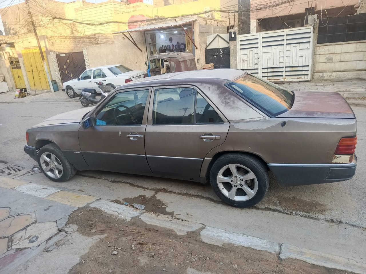 سلام عليكم مارسدس دب بلاد تبريد ثلج حداديه تخم تاير كير محرك كفاله مديل 91 المكان كربلاء سياره عوزها بس صبغ فقط بلاديه سياره سعر 35وبيها مجال ///‏‪***********‬‏/////‏‪***********‬‏
