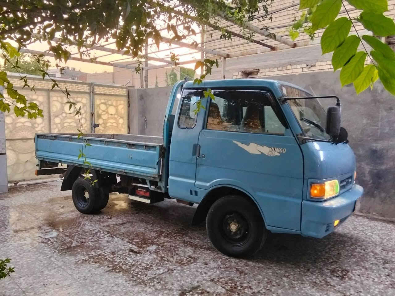 كيا موديل 96 ، رقم بغداد سنويه ال 2027
كير اكسن محرك شاصي رقم شاصي مكفوال
السياره بلاديه السعر 55 $.  
  ***********
مكاني بغداد غير متواجد على النت
