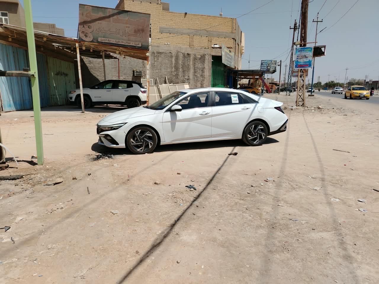 النترا خليجي
24
مكفولة
ممكن تذكرلي بالضبط شنو الفئة/النوع مال الإلنترا؟ (مثلاً نص فل/فل كامل أو اسم الفئة إذا موجود): 
فول فتحة سقف
شكد ممشايتها حالياً؟ وهل الاستخدام شخصي لو تاكسي/شركة؟: 
استخدام شخصي  ماشية 67
وين موقع السيارة هسه؟ (المدينة/المنطقة) حتى الناس تعرف مكان المعاينة: 
سماوة 
هل بيها أي صبغ أو حوادث أو بدل قطع، ولو بسيطة؟ وإذا أكو، وين بالضبط؟: 
مكفولة بدون اي ضربة او اي صبغ
