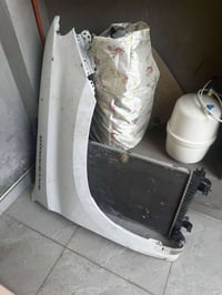 ابيض بلادي • يمين • عيب بسيط
