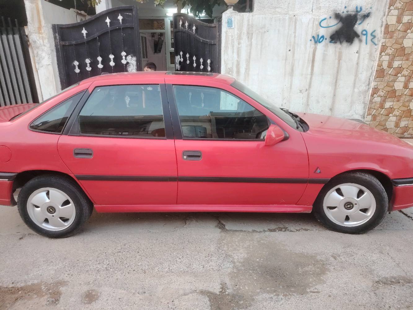 اوبل فكترا 
1994
كير عادي 
بدون صبغ 
محرك 18